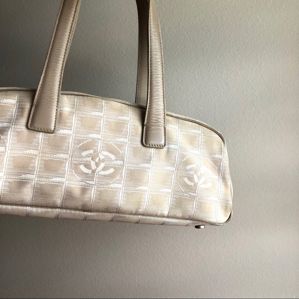 SALE🔥 Chanel Travel Ligne Bowler Bag - Picture 4 of 6